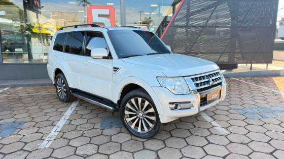 MITSUBISHI PAJERO FULL 3.2 HPE 4X4 16V TURBO INTERCOOLER DIESEL 4P AUTOMÁTICO MITSUBISHI PAJERO FULL 3.2 HPE 4X4 16V TURBO INTERCOOLER DIESEL 4P AUTOMÁTICO